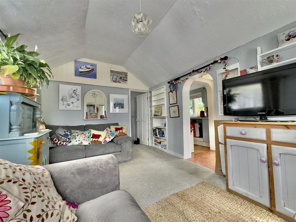 Property photo 3 of 15 Living Room