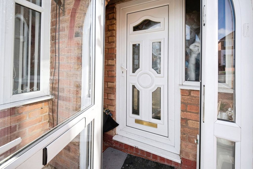 Property photo 2 of 19 Porch