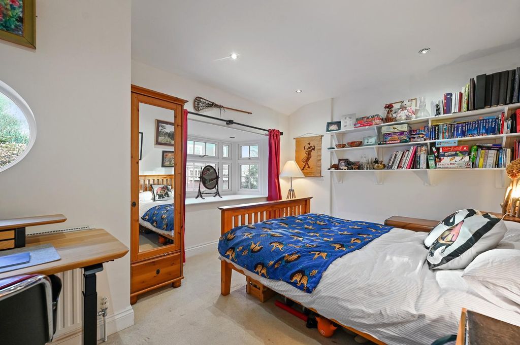 Property photo 3 of 11