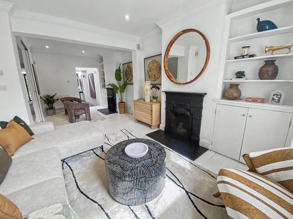 Property photo 3 of 14