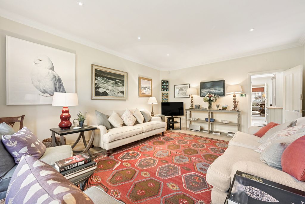 Property photo 3 of 16 Reception