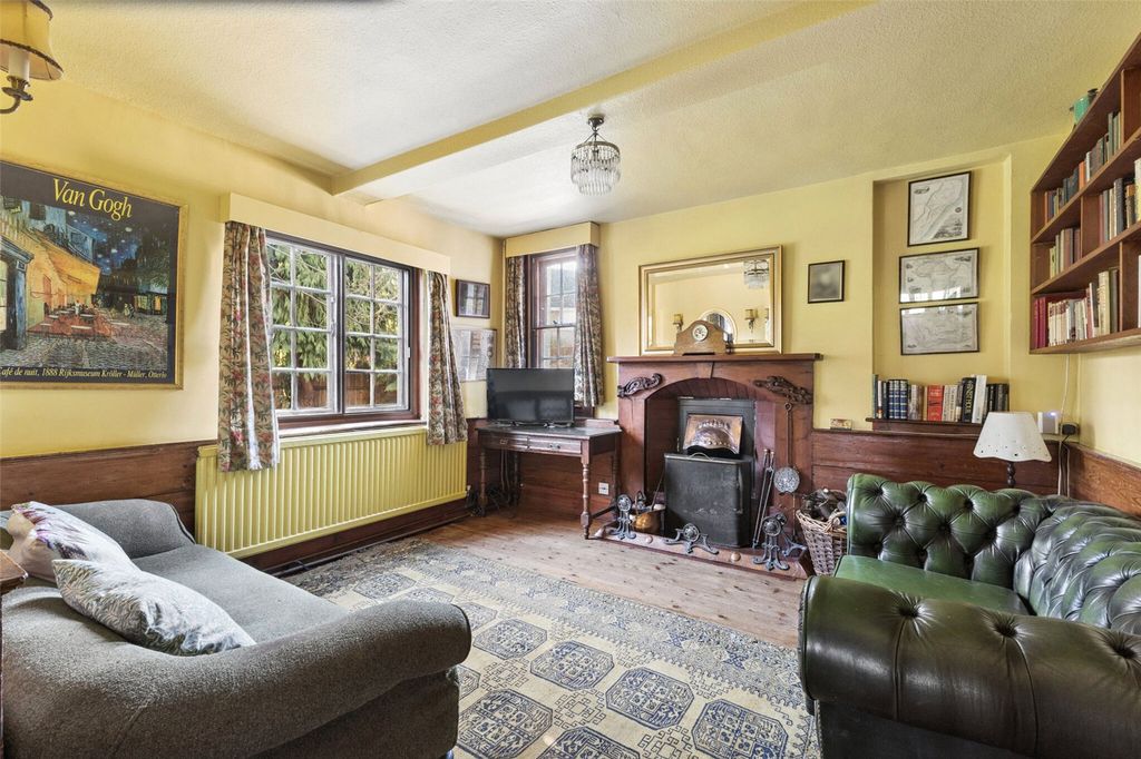 Property photo 3 of 14 Snug