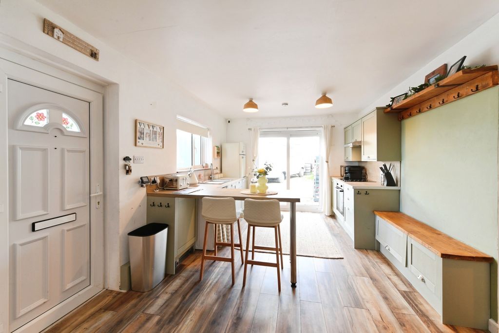 Property photo 3 of 15 Pbox-Img.Jpg