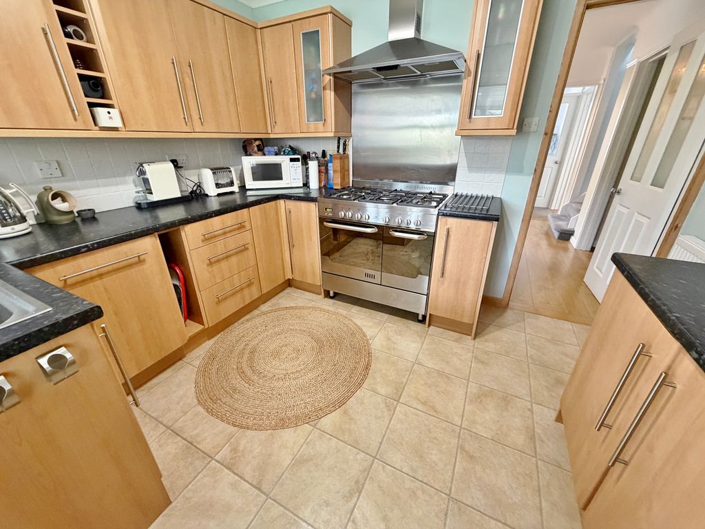 Property photo 3 of 23