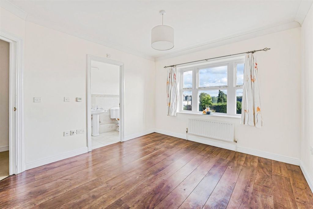 Property photo 3 of 13 Bedroom