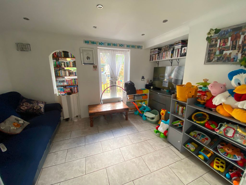 Property photo 3 of 9