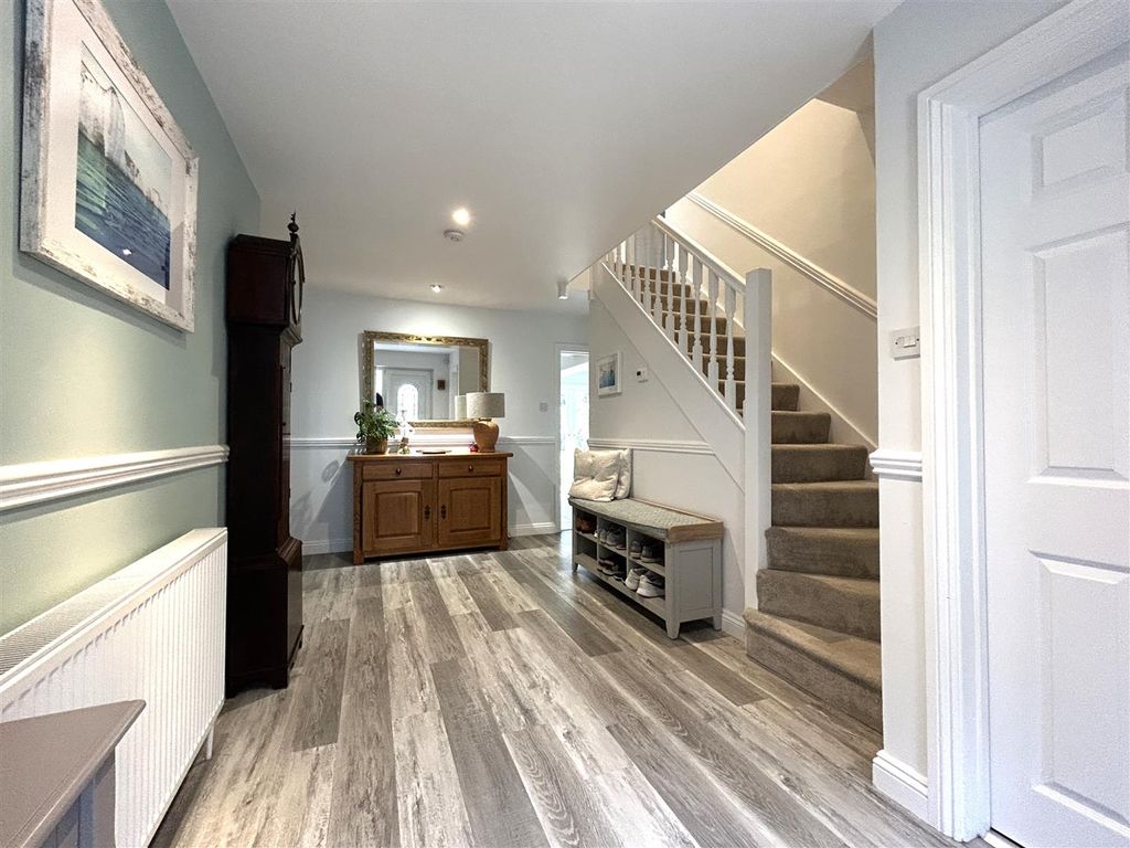 Property photo 2 of 13 Entrance Hall.Jpg