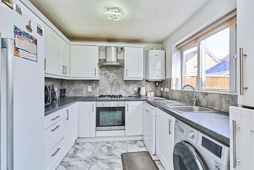 Property photo 3 of 25 Pbox-Img.Jpg