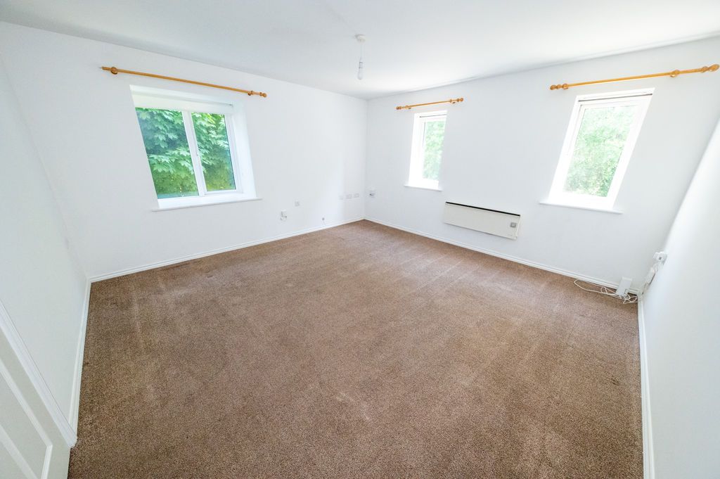 Property photo 2 of 12 Photo 8