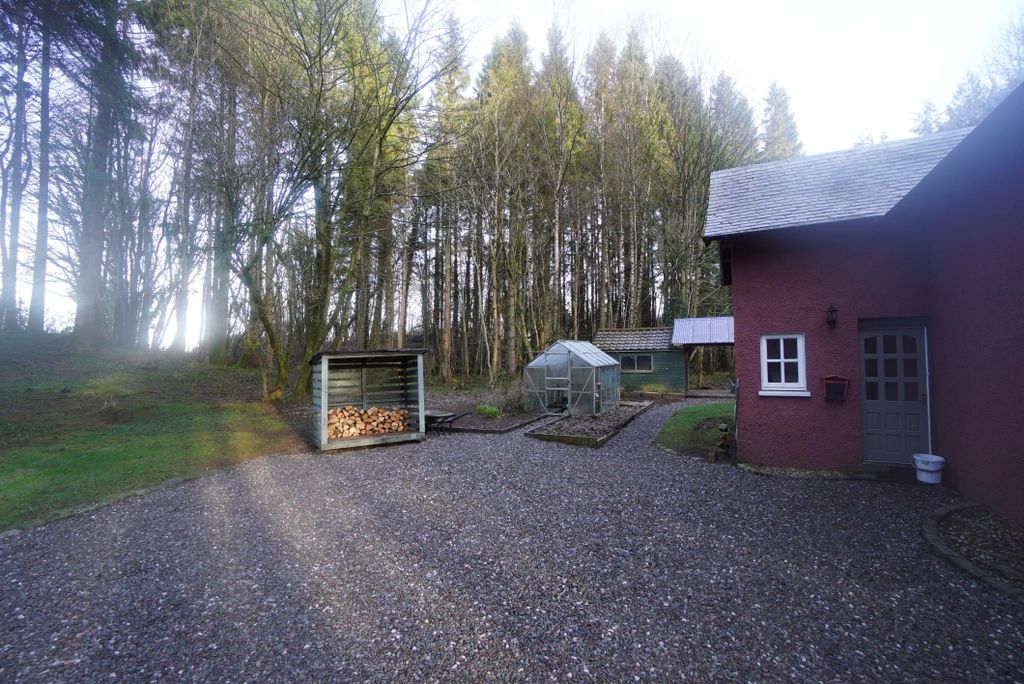 Property photo 2 of 22