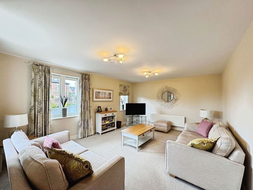 Property photo 3 of 17 Photo 16