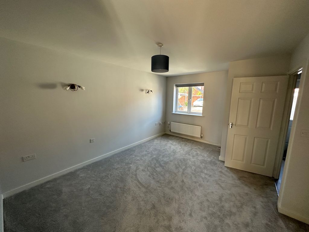 Property photo 2 of 10 Living Room