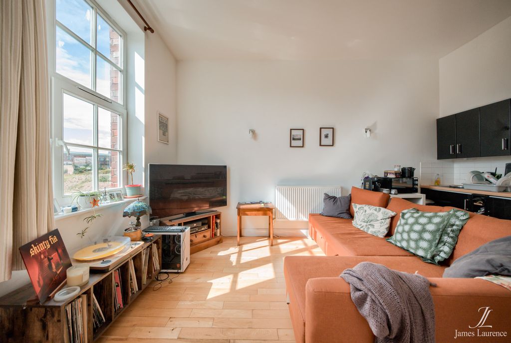 Property photo 2 of 14 Xt5A5198-Hdr(3)