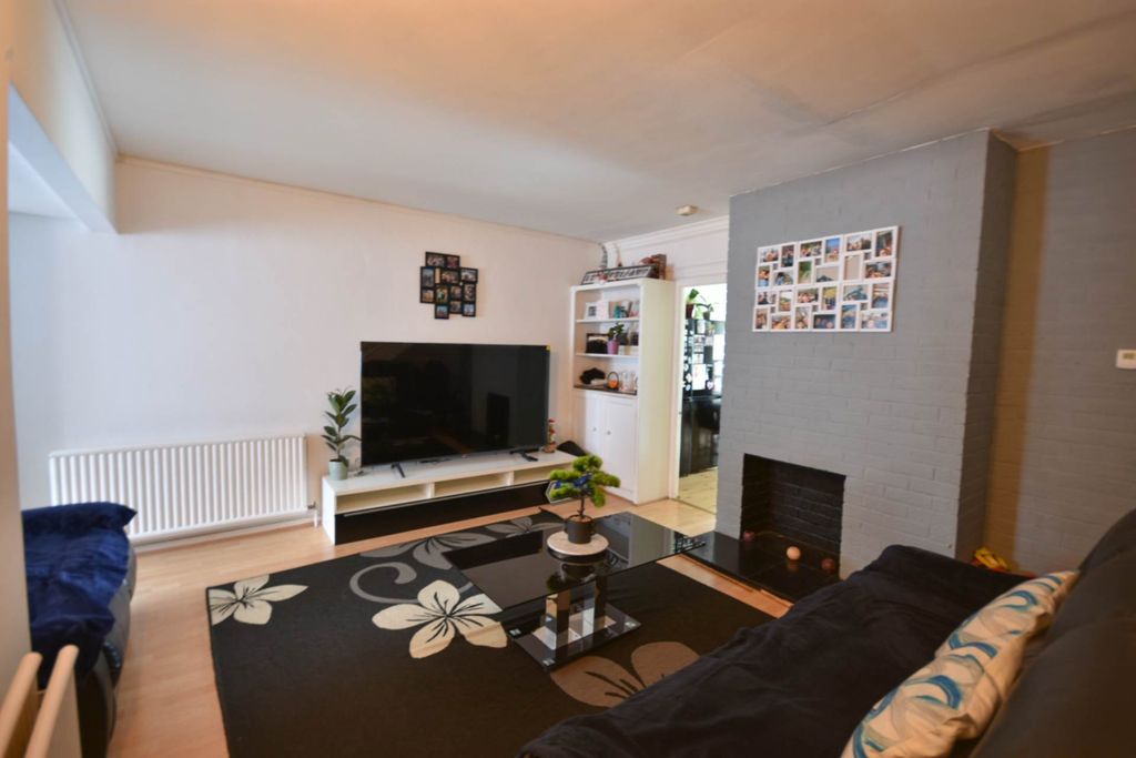 Property photo 2 of 18