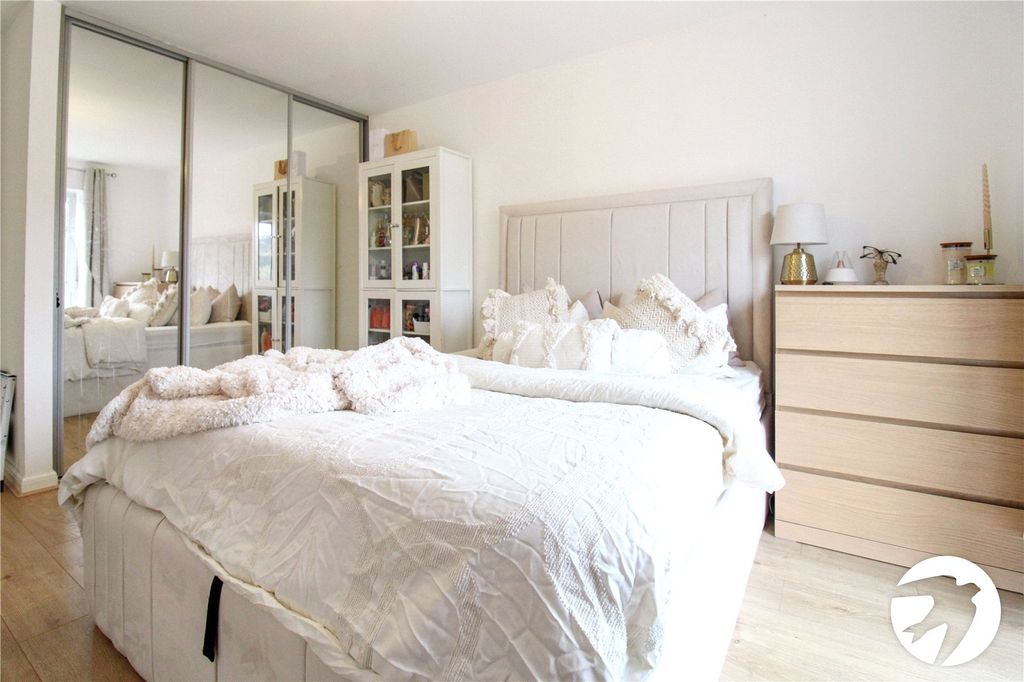 Property photo 3 of 8 Bedroom One