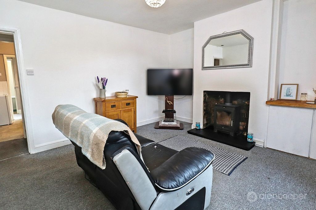 Property photo 3 of 23 4898343