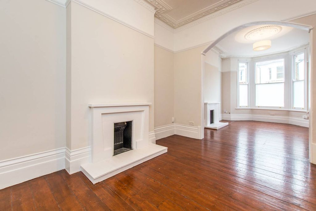 Property photo 3 of 19
