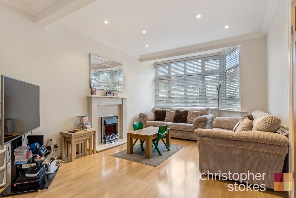 Property photo 3 of 12 5085843