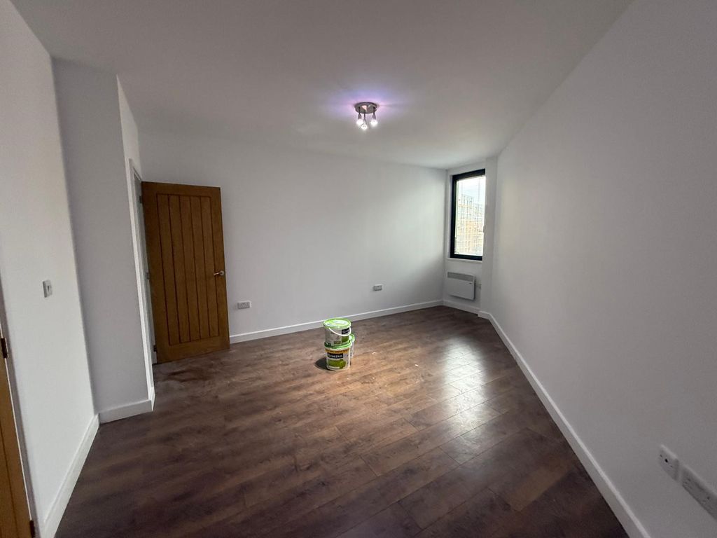 Property photo 2 of 6 Bedroom 1