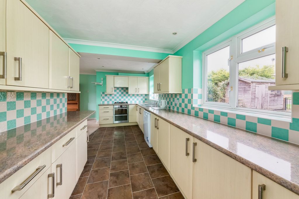 Property photo 3 of 24