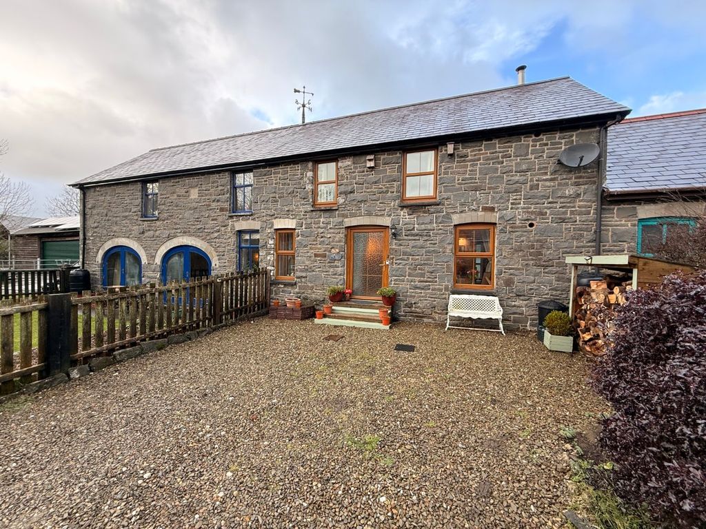 Property photo 2 of 32