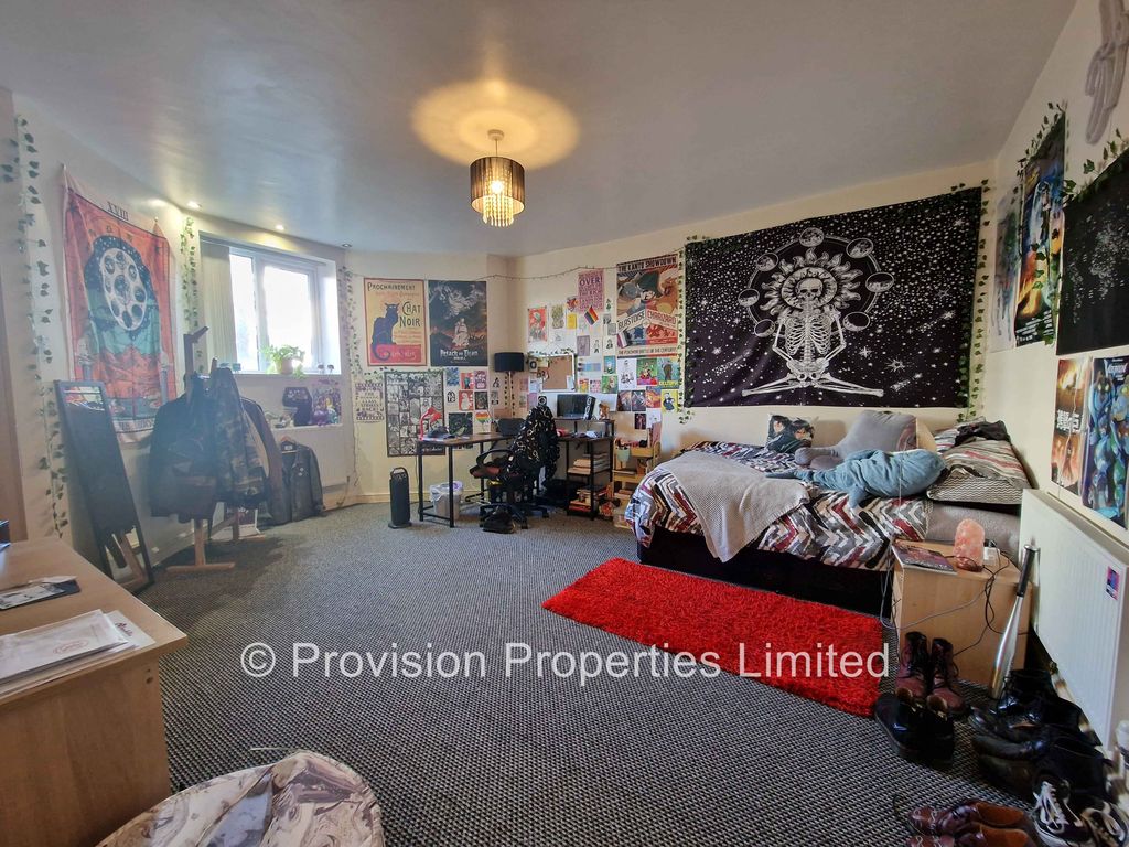 Property photo 2 of 7 Photo