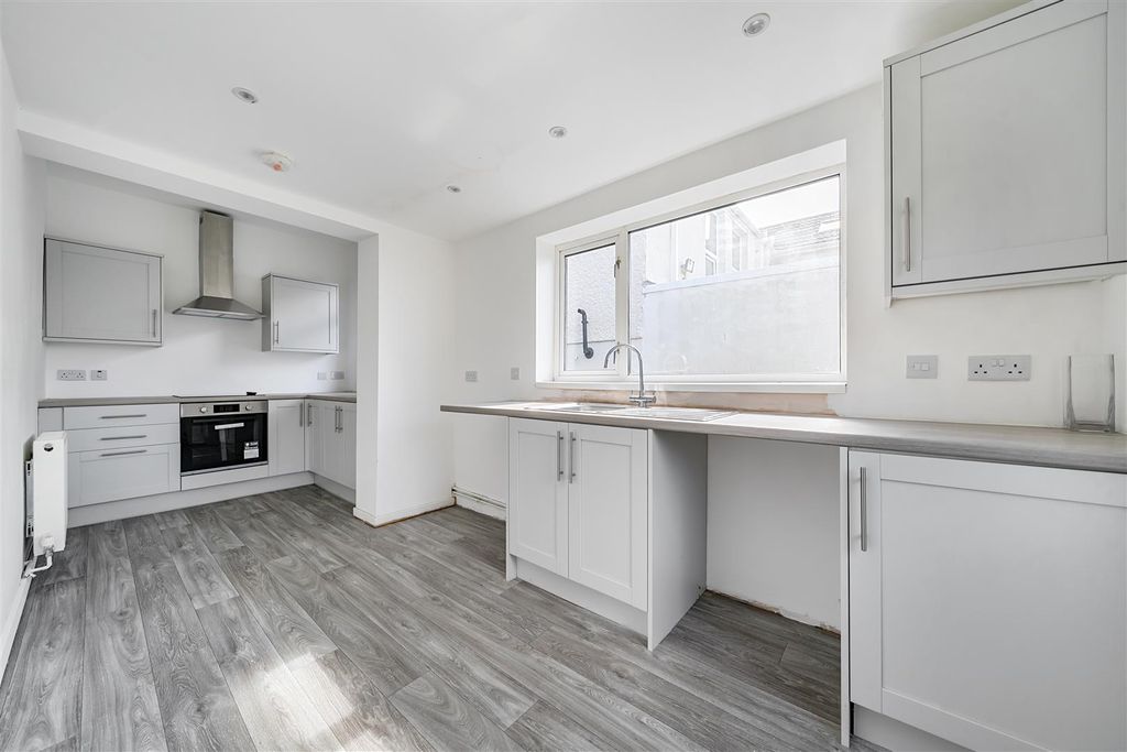 Property photo 1 of 26