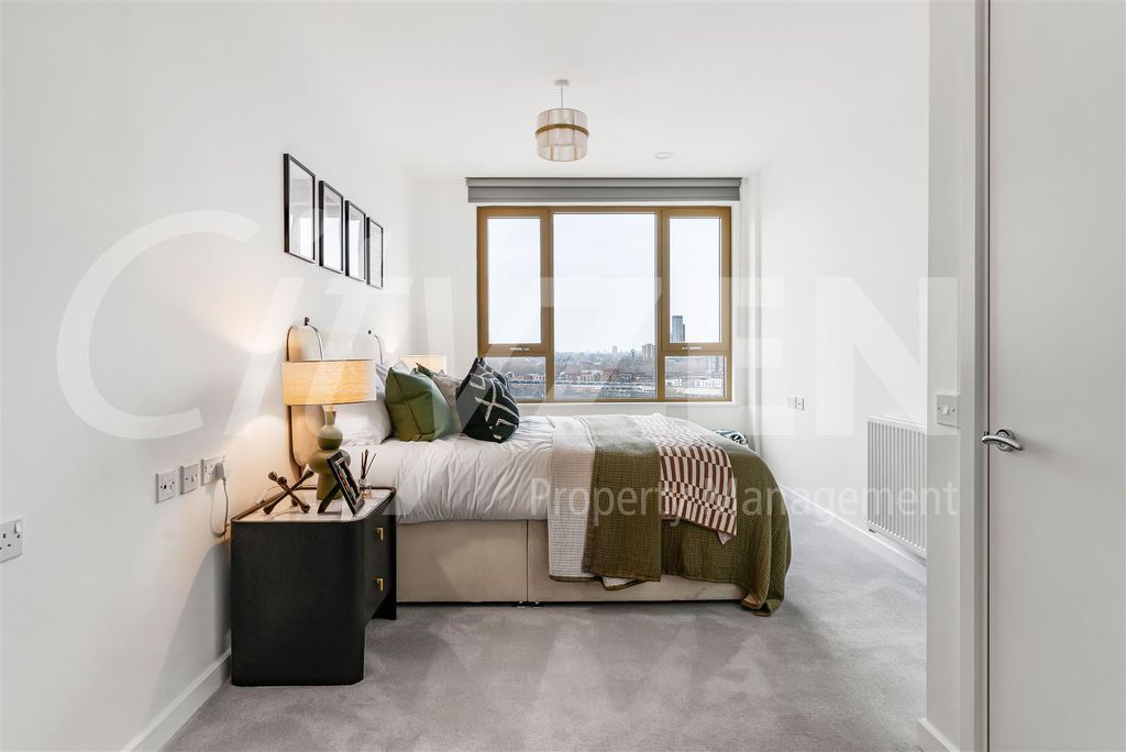 Property photo 2 of 26 Bedroom