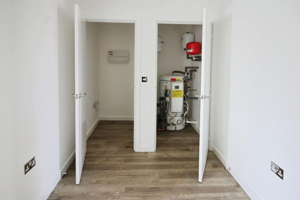 Property photo 3 of 15 Hallway