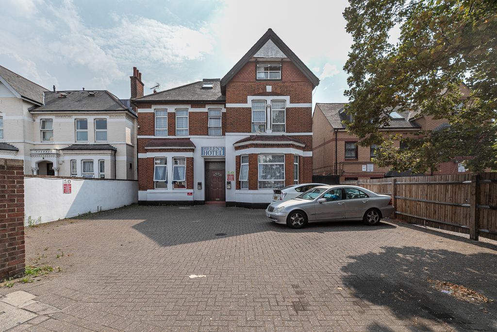 Property photo 2 of 3