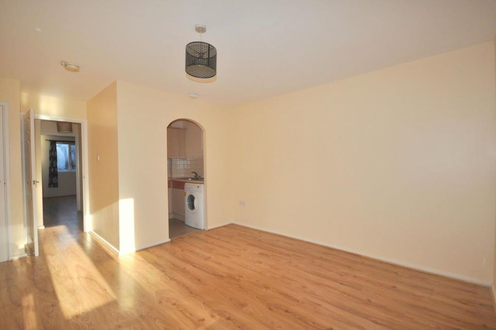 Property photo 3 of 8