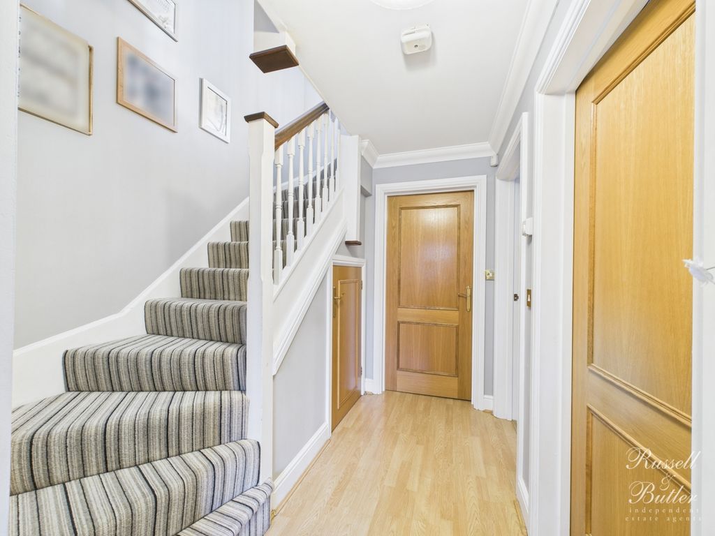 Property photo 2 of 20 Cam01995G0-Pr0394-Still015