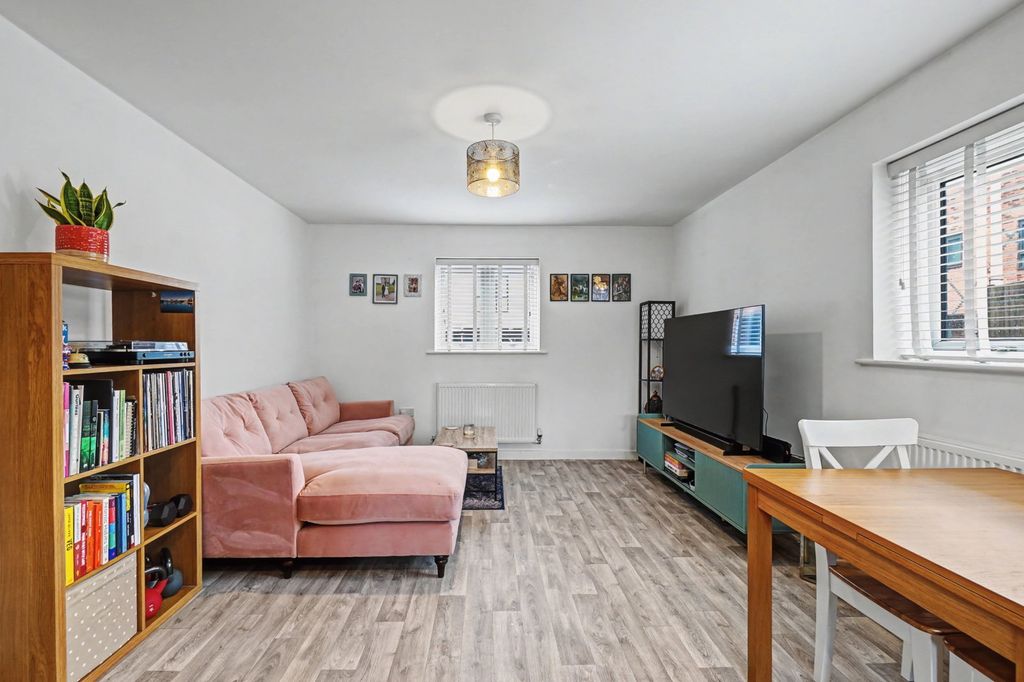 Property photo 3 of 17