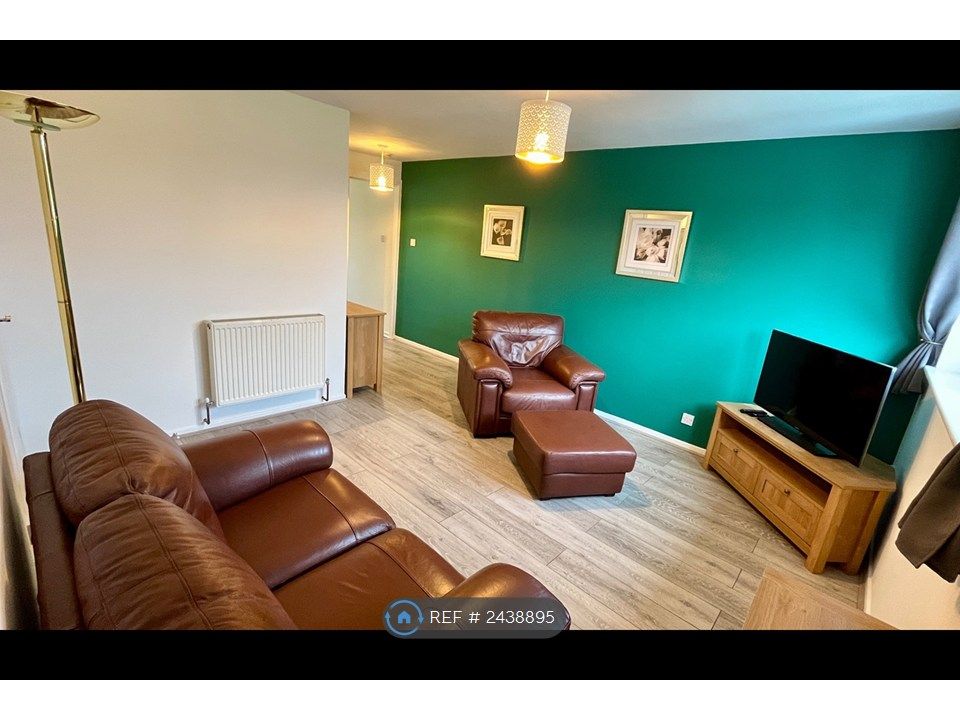 Property photo 1 of 13 Living Room