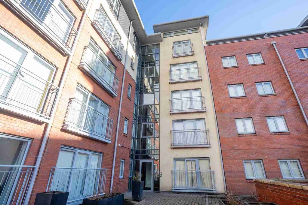 Property photo 1 of 24