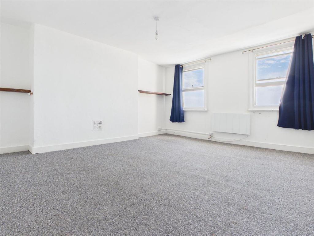 Property photo 3 of 7 Cam04311G0-Pr0128-Still007.Jpg