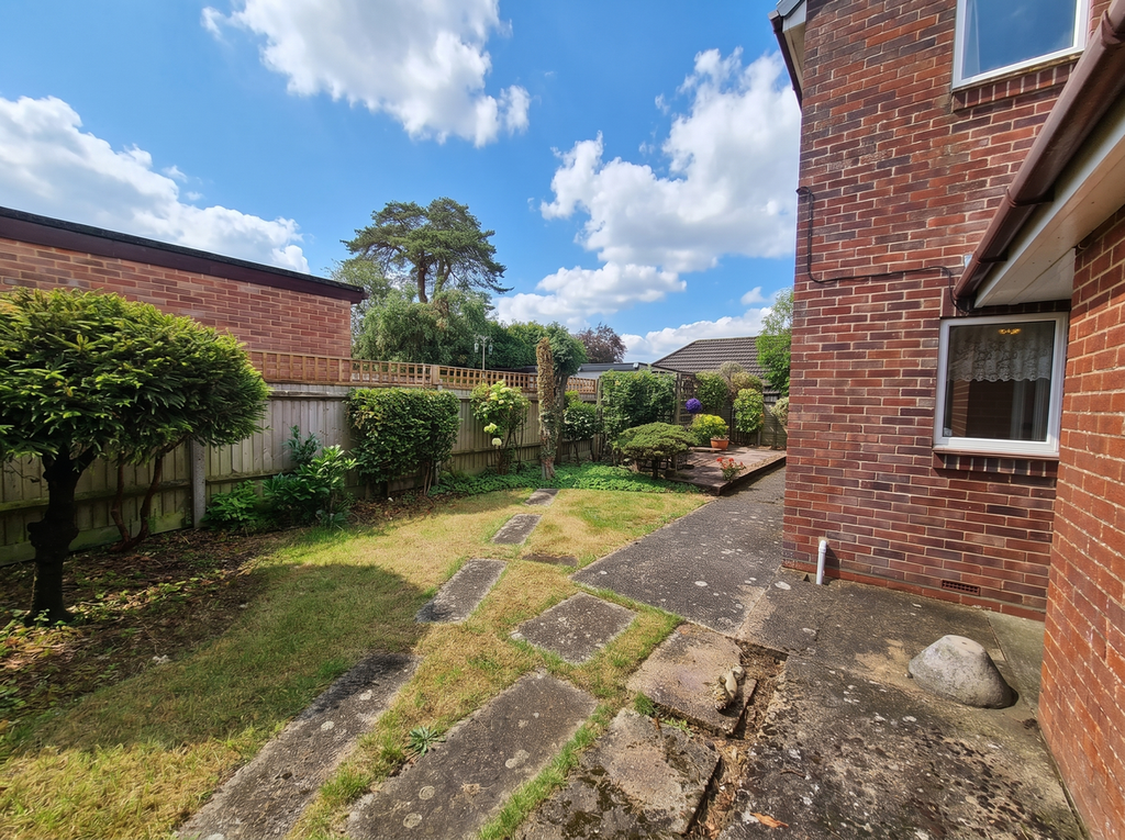 Property photo 2 of 27