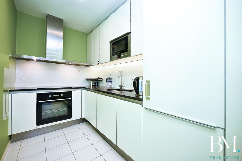 Property photo 2 of 25 Kitchen