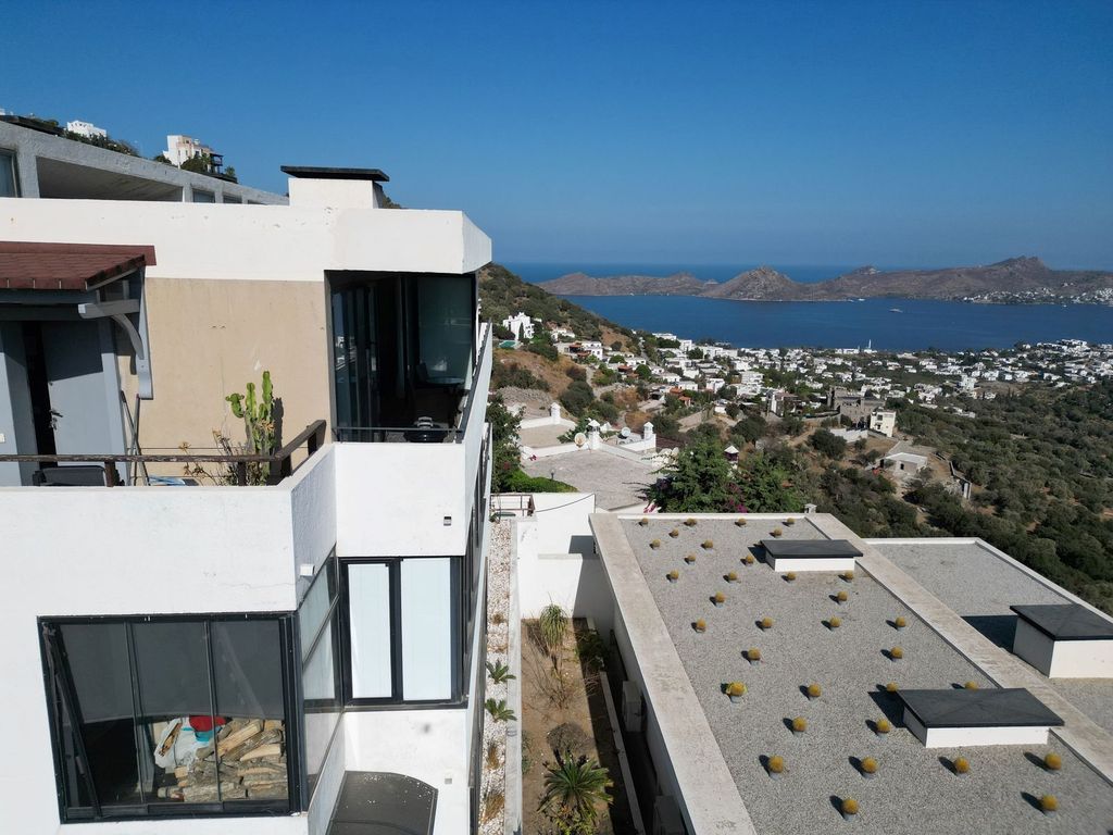 Property photo 3 of 26 Magnificent Sea View Apartment For Sale In Bodrum - Unbeatable Sea Views From The Apartment Living Space