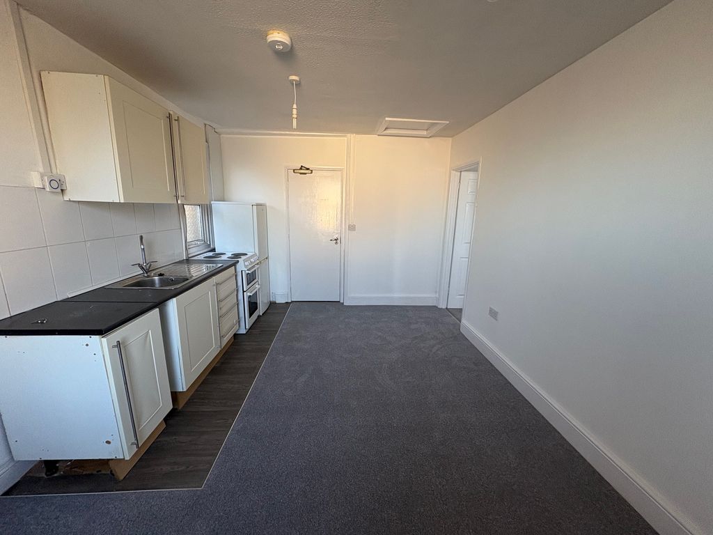 Property photo 2 of 6 Lounge/Diner/Kitchenette