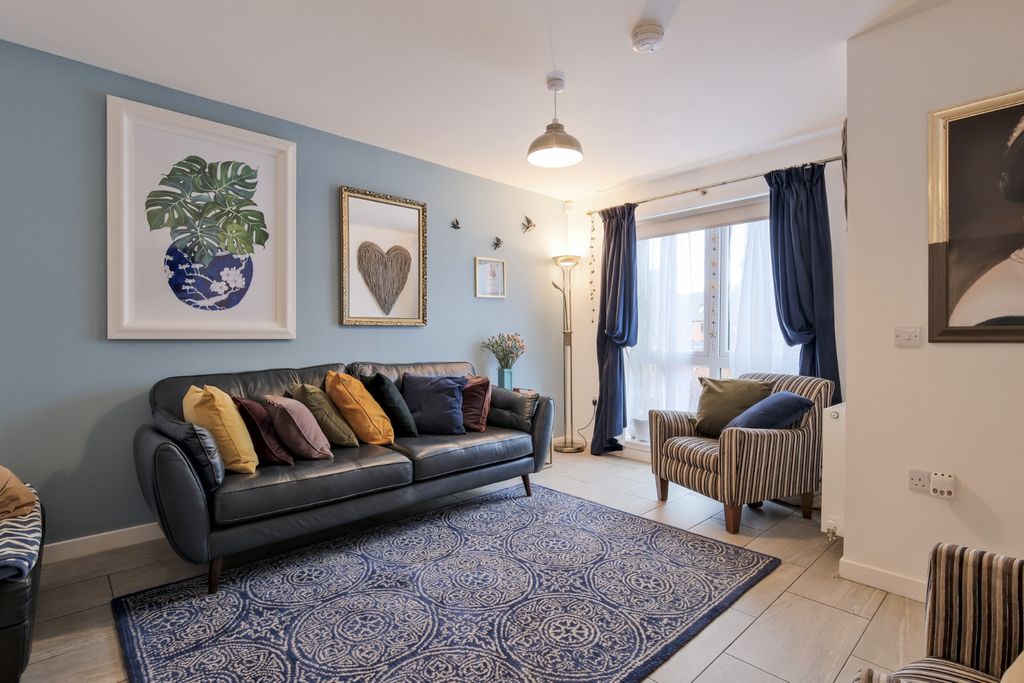 Property photo 2 of 34 4900384