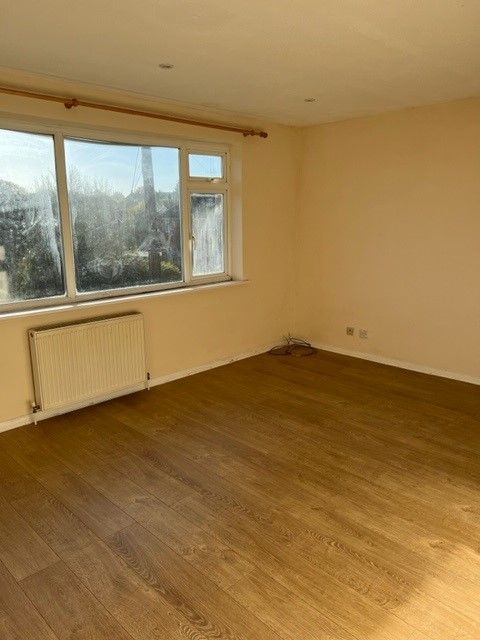 Property photo 3 of 8 Front Room