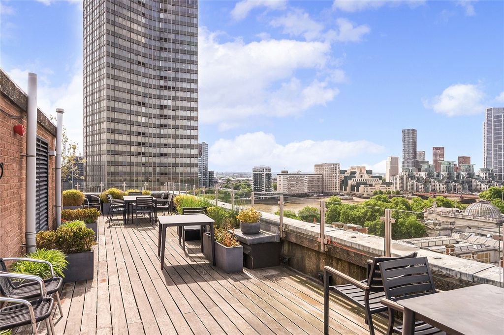 Property photo 1 of 9 Roof Terrace