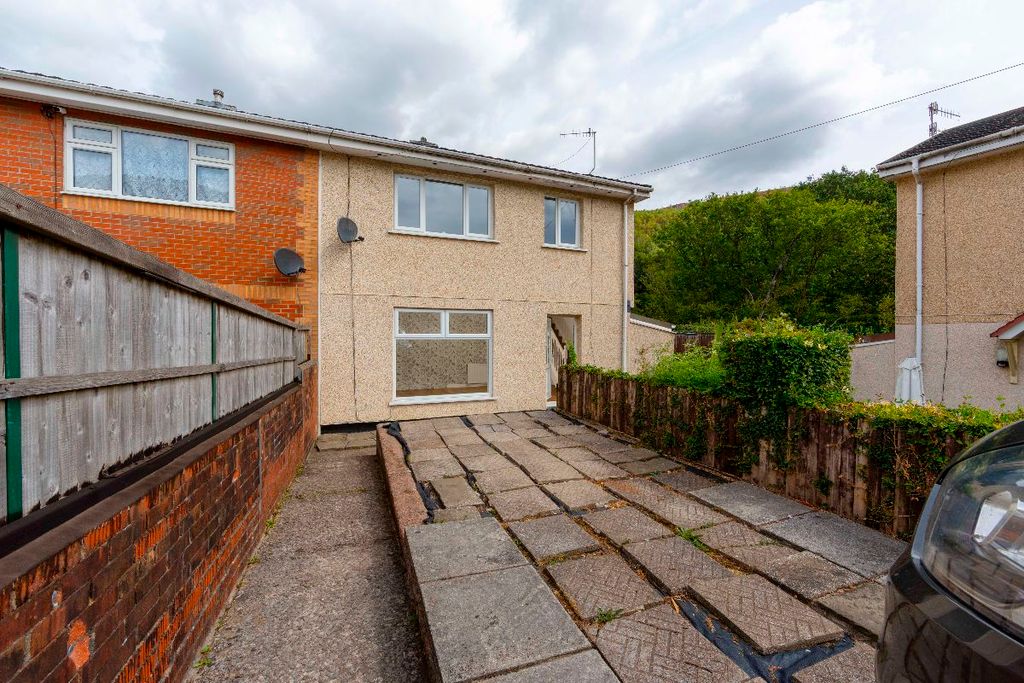 Property photo 1 of 33