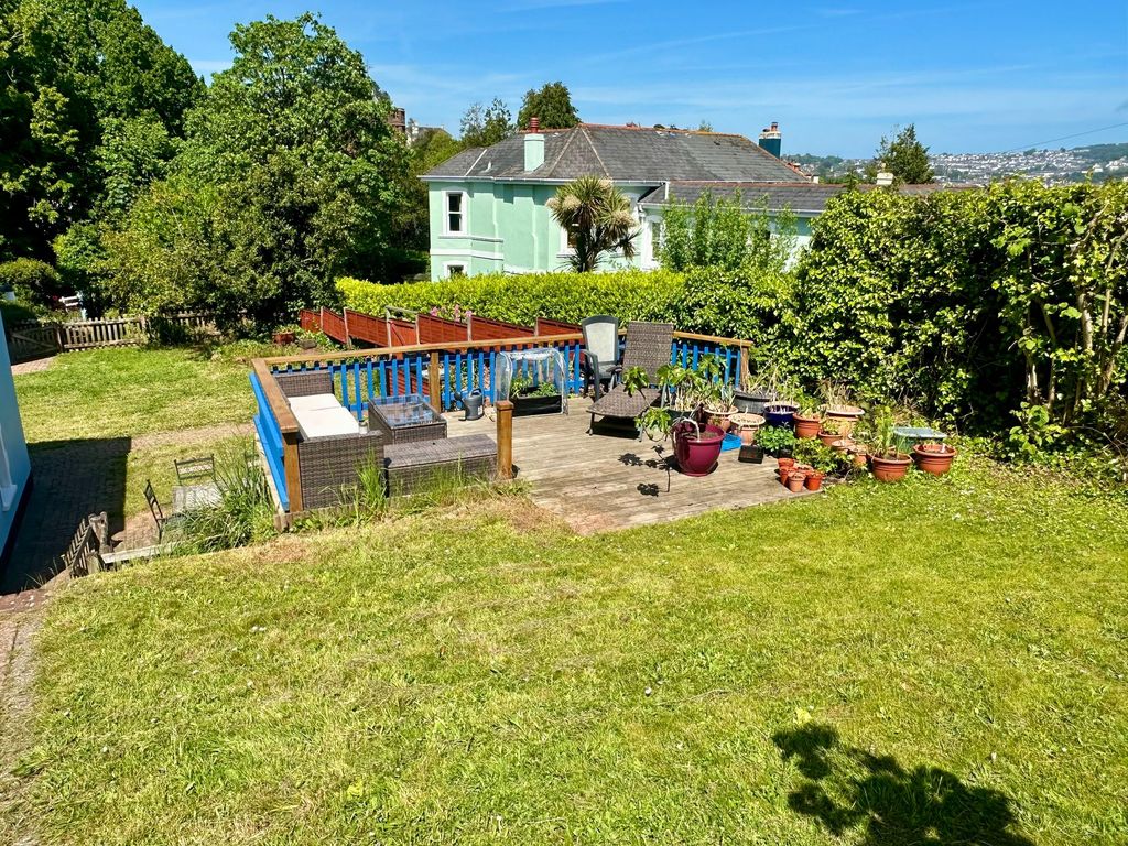 Property photo 3 of 41