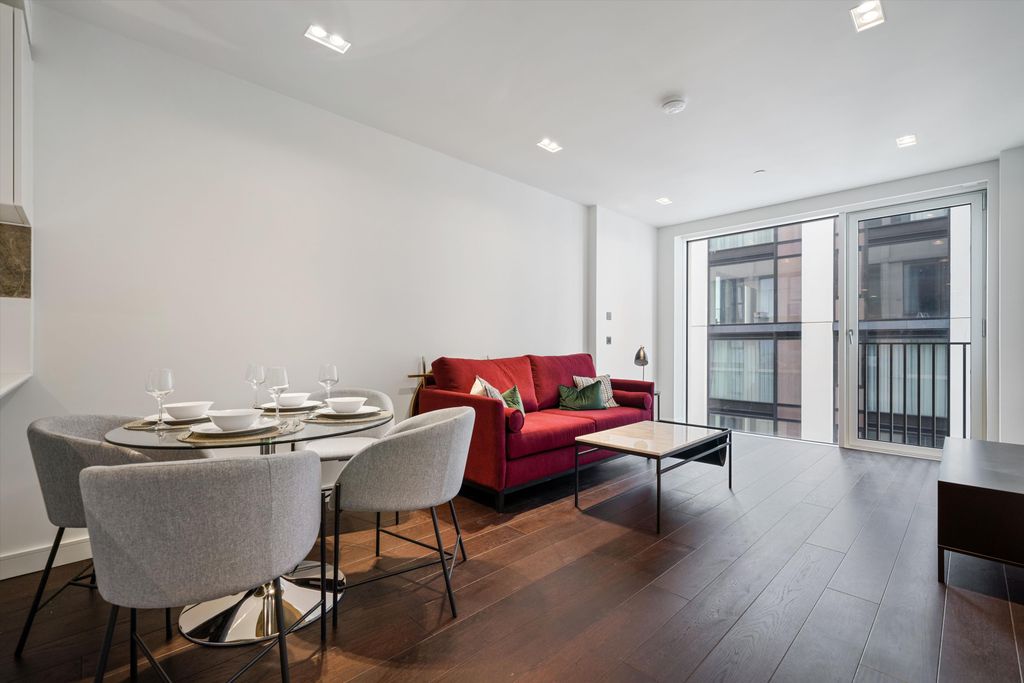 Property photo 1 of 17 Image