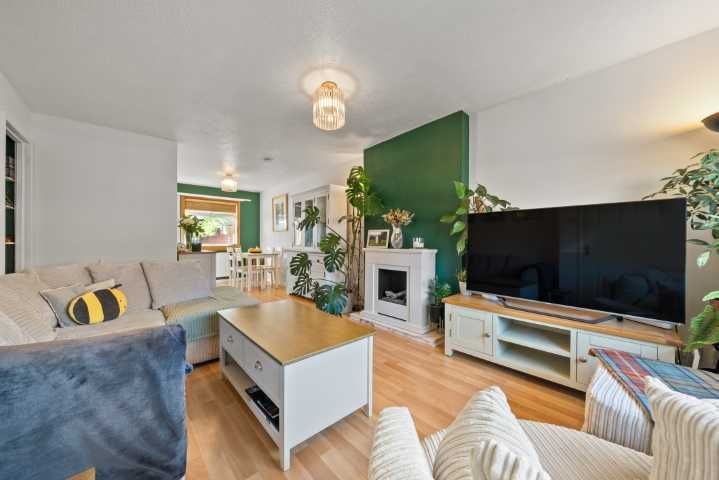 Property photo 2 of 23