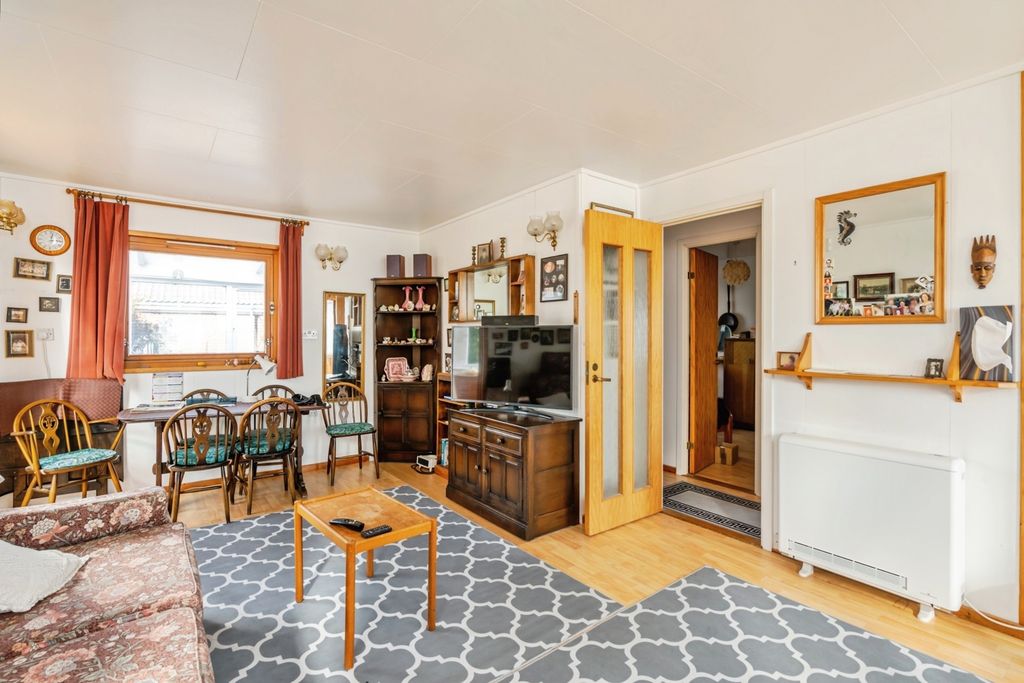 Property photo 3 of 15 Photo