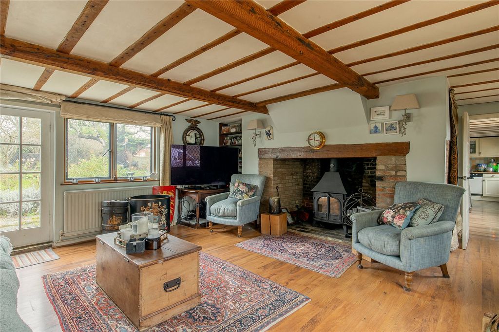 Property photo 2 of 18 Sitting Room