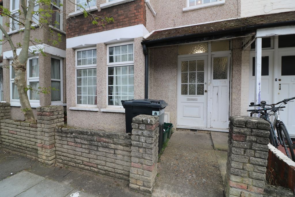 Property photo 1 of 5